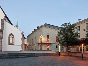Stadtcasino_01_Barfi_Platz-Gasse_F_Roman-Weyeneth.jpg