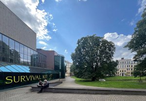 Survival-Kit_01_Kongresszentrum-Riga_F_Florian-Maass.jpg