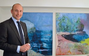 add-art_01_Henning-Mueller_Vangard_vor-Bildern-von-Pauline-Munique.jpg