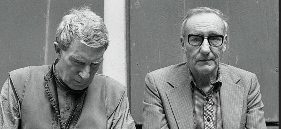 Brion Gysin and WSB in front of the Pharmaceutical Museum, Basel, 1979. Foto: © Ulrich Hillebrand.