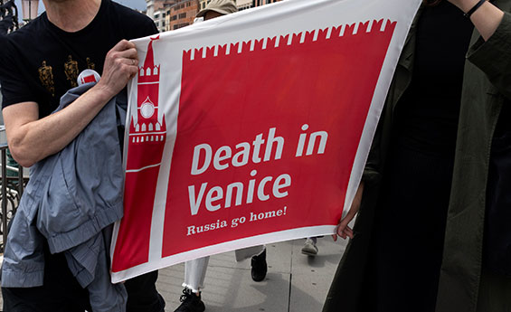 Baltic protest Venice F Kristine Madjare