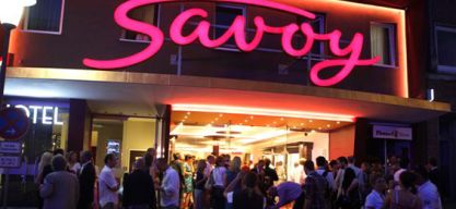 Neuer Glanz an alten Türen: Wiedereröffnung des Savoy-Kinos in Hamburg